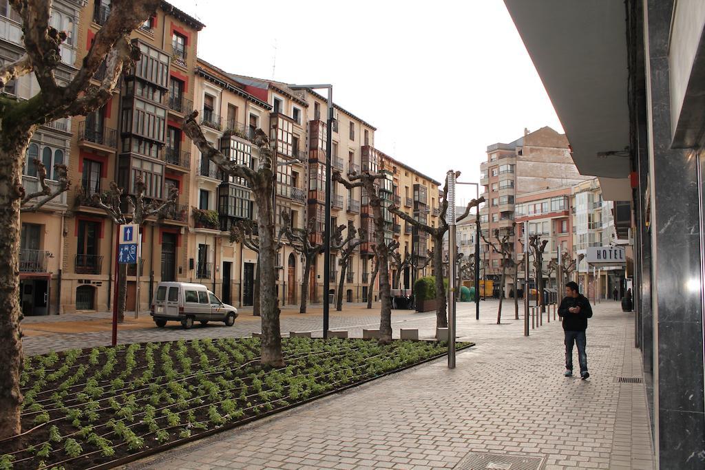 Hotel Los Bracos Logroño Eksteriør bilde